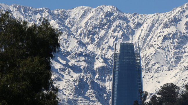 Lluvia intensa, pero corta: Santiago estará completamente despejado este sábado