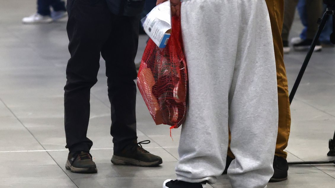 Chile recibe vuelos con chilenos deportados desde EE.UU.: un fenómeno que revela tensiones migratorias y sociales