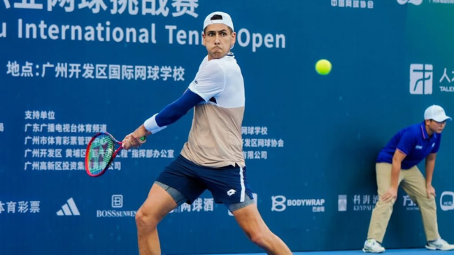 Alejandro Tabilo tuvo un debut triunfal en las clasificaciones de Shanghái