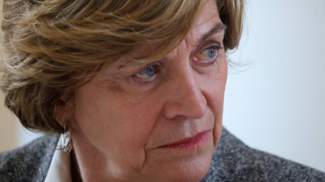 Matthei insiste: Exigir transparencia de la deuda 