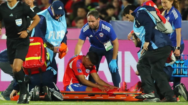 ¡Desconsolado! Emiliano Ramos se lesionó y salió entre lágrimas en el duelo ante Japón