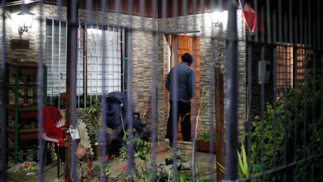 Delincuentes golpearon a jefe de hogar, amenazaron a los niños y robaron armas inscritas