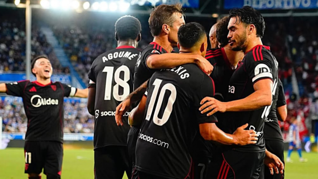 Sevilla de Alexis y Suazo desafía al poderoso FC Barcelona por La Liga