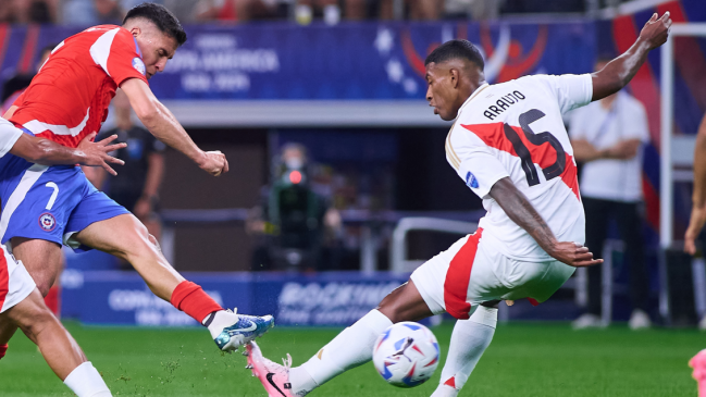 Miguel Araujo, defensa de Perú: 