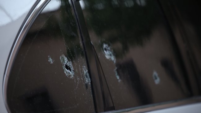 Carabineros detuvo a conductor ebrio en Santiago: Vehículo tenía 18 impactos de bala