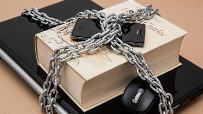 ¿Por qué algunos sitios web son inaccesibles en determinados países y cómo se puede acceder a ellos?