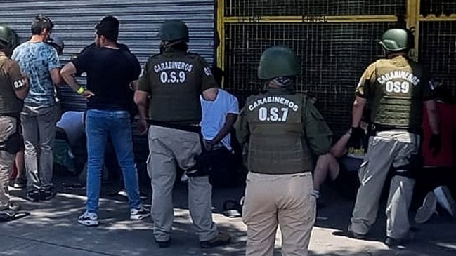 Persa Biobío: Carabineros incautó casi 300 teléfonos, halló droga y detuvo a cuatro sujetos