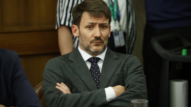 Declaración de Jara complica continuidad de ministro Pardow en el Gobierno