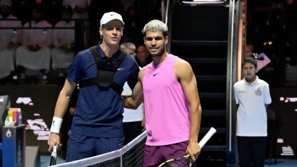   Sinner doblegó a Alcaraz y celebró en la lucrativa final del Six Kings Slam en Arabia Saudita 