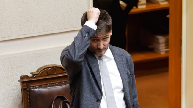 Oposición mantiene ofensiva y confirma AC contra el exministro Pardow