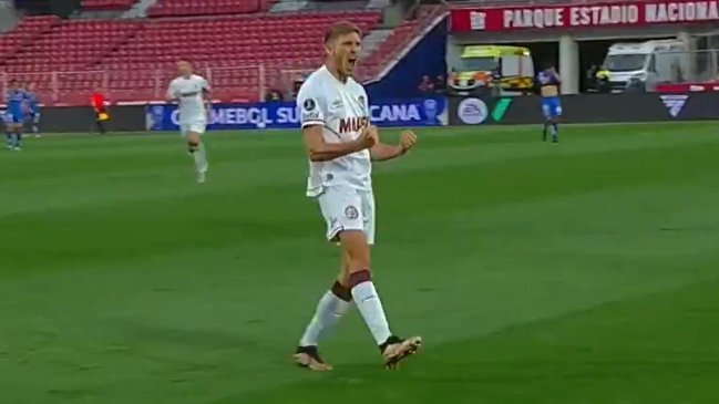 [VIDEO] Rodrigo Castillo aprovechó las licencias de la U y marcó dos veces para Lanús