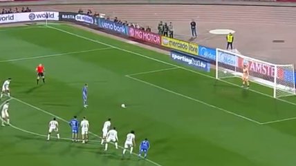   Charles Aránguiz anotó de penal para la U en el final ante Lanús 