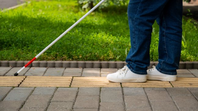 Hombre fingió ceguera por más de 50 años para cobrar subsidios en Italia