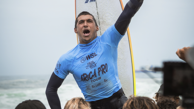 Vitor Ferreira se coronó con gran actuación en el World Surf League del Arica Pro Tour 2025