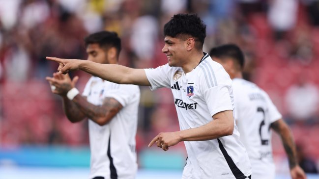 [VIDEO] Colo Colo abrió la cuenta ante Limache en el Nacional con un cabezazo de Claudio Aquino