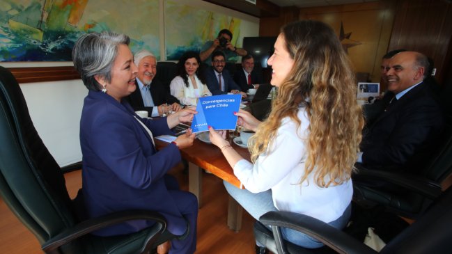 Jara abrió ronda de Sofofa con candidatos presidenciales