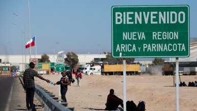 Migración irregular: Expertos detectan "problemas prácticos" en la propuesta de Kast