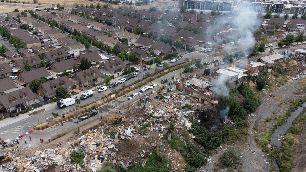 Toma Los Aromos de Colina fue desalojada: 188 familias desplazadas