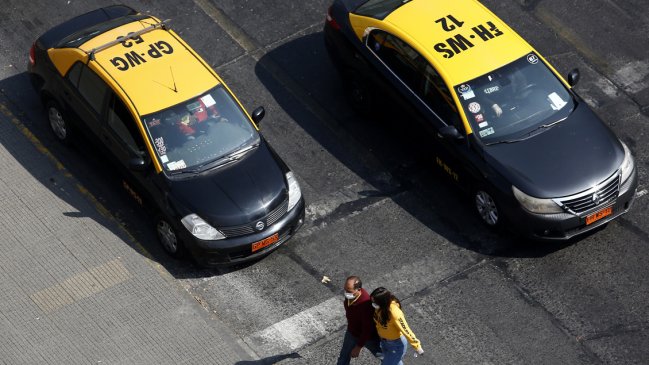 Senado mantuvo suspensión: no habrá nuevos taxis y colectivos hasta 2030