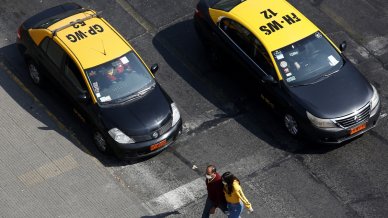 Senado mantuvo suspensión: no habrá nuevos taxis y colectivos hasta 2030