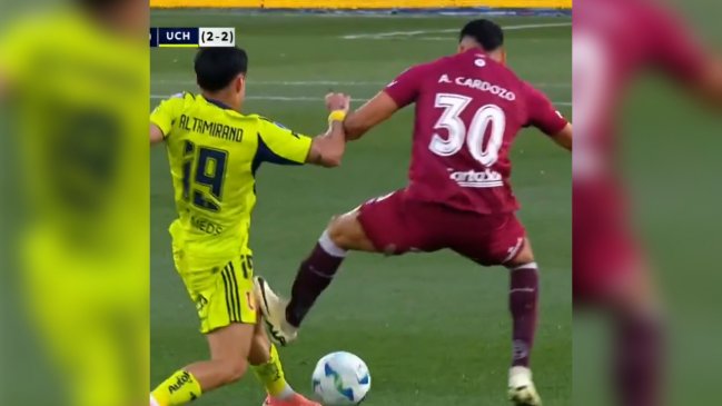 [VIDEO] ¿Y la roja? Agustín Cardozo sólo recibió amarilla por una fuerte patada a Javier Altamirano