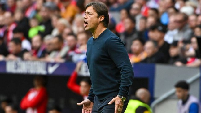 Almeyda ironizó tras derrota de Sevilla: Prometí no hablar de los árbitros, pero puede ser un error