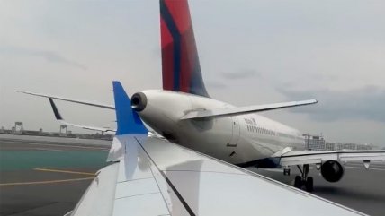  Dos aviones chocaron en pista de N. York ante escasez de controladores en EE.UU.  