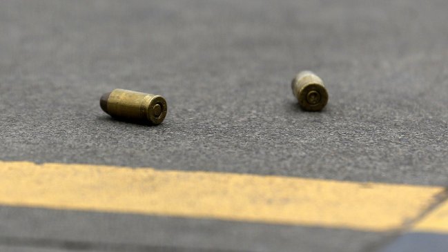Recoleta: Hombre fue baleado durante encerrona en las afueras de su casa