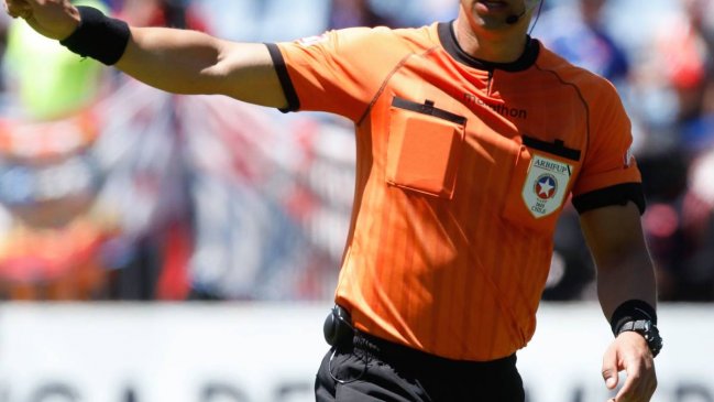 Arbitros amenazan con paro tras conflicto por falta de estacionamientos