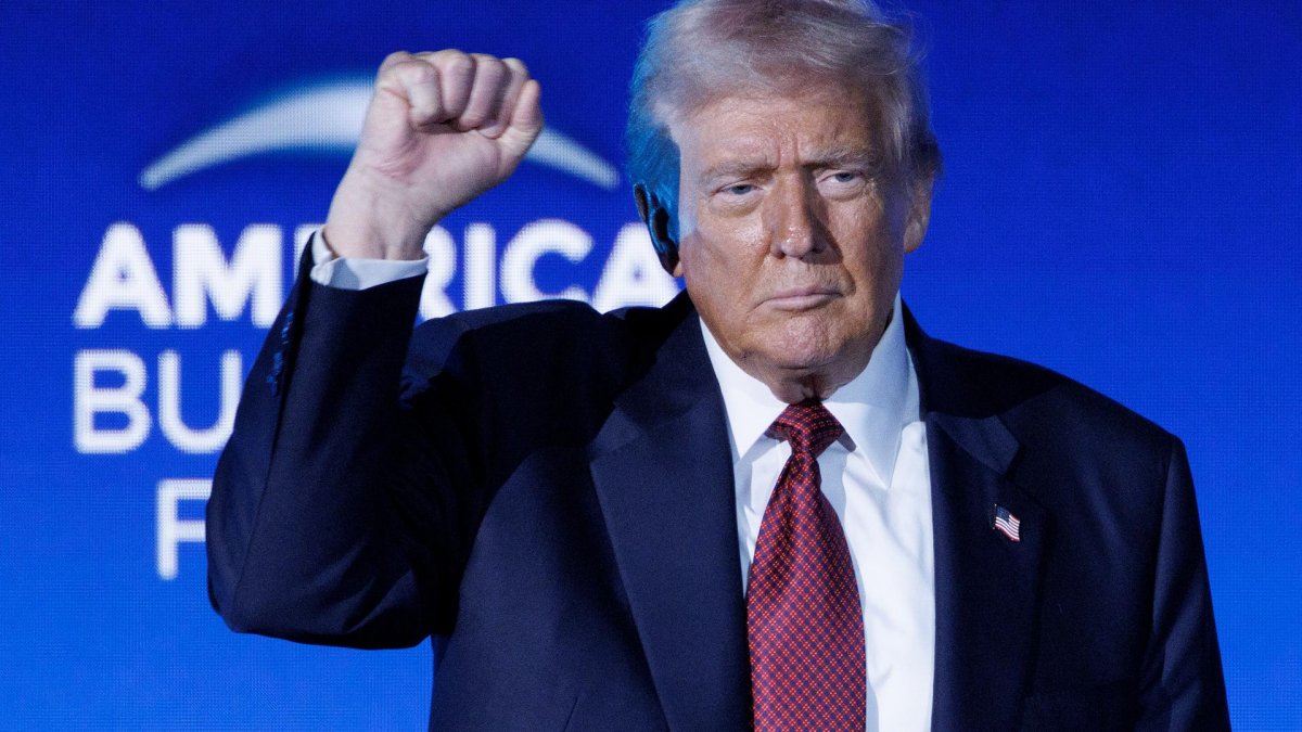 Trump advierte sobre el impacto del cierre gubernamental en los republicanos