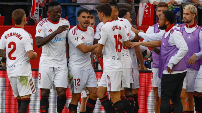 Sevilla contó con Suazo en revitalizador triunfo sobre Osasuna en La Liga