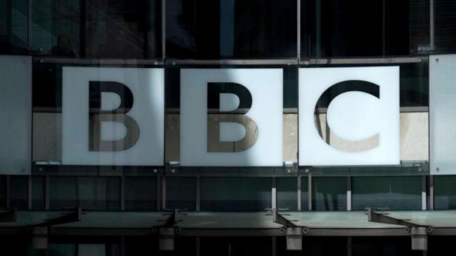 Gobierno británico defiende a la BBC ante amenaza por demanda de Trump