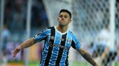 Gremio de Porto Alegre analiza oferta del fútbol mexicano por Alexander Aravena