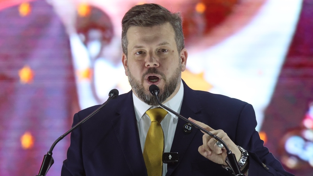 Kaiser promete indultos a carabineros y entrega de restos de detenidos desaparecidos: un desafío a la memoria y la justicia