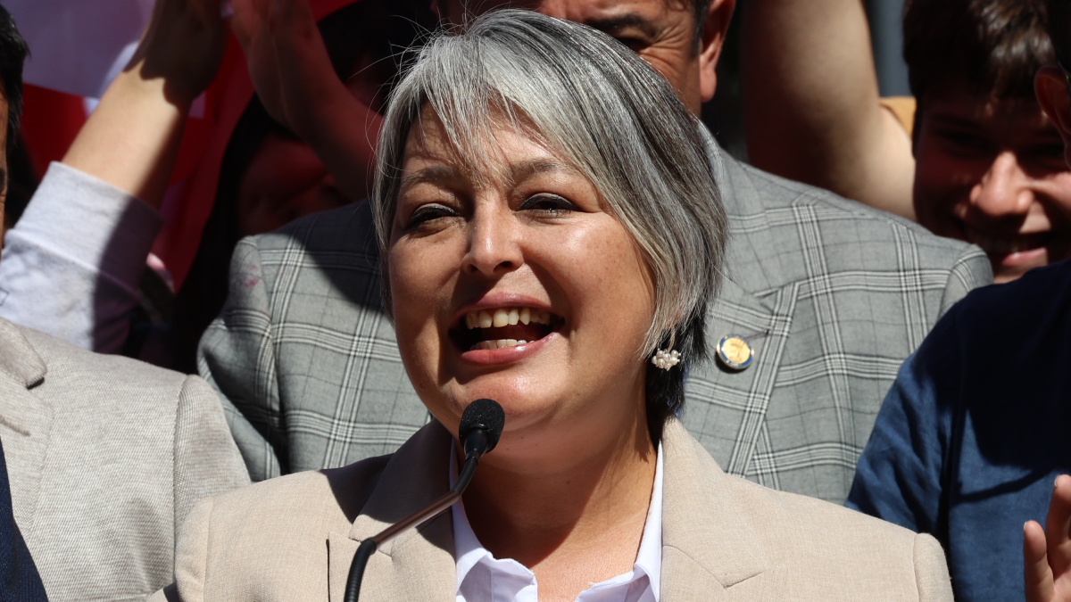 Jara y la controversia de los cánticos anticarabineros: ¿una grieta irreconciliable o un síntoma de la polarización chilena?