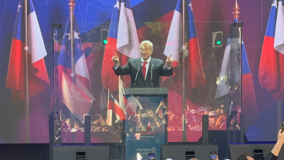 Kast y el vidrio antibalas: ¿protección necesaria o espectáculo de miedo?