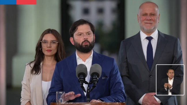 Presidente Boric felicita a Jara y Kast, y pide 