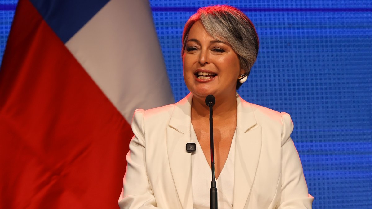 Con guiño a Matthei: Jara anuncia que rescatará propuestas de otros candidatos