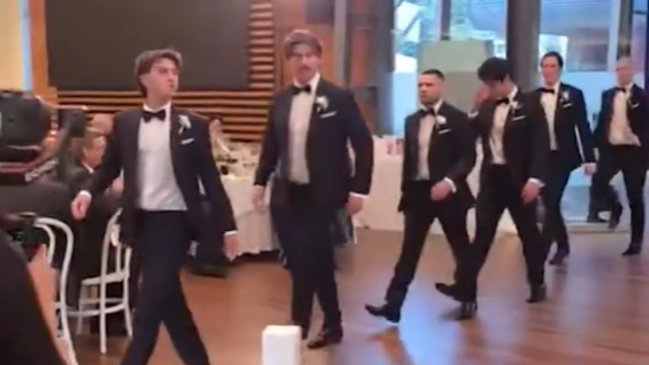 [VIDEO] ¿El sueño de todo futbolero? Novio entró a su casamiento con el himno de la Champions