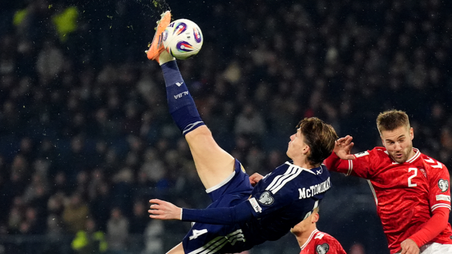 [VIDEO] ¿Entra al Puskas? McTominay anotó de chilena e ilusionó a Escocia con el Mundial