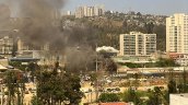 Incendio afecta a locales comerciales y genera colapso vial en el centro de Viña del Mar