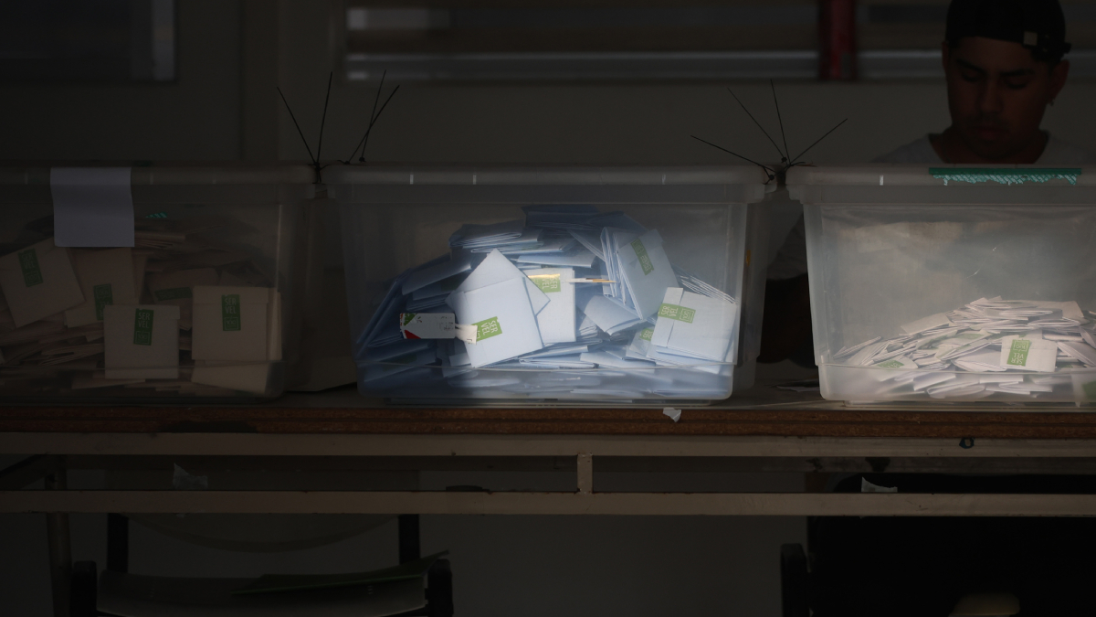 El fenómeno Parisi: ¿nuevo centro político o populismo digital? Un 19,7% que desafía las encuestas y reconfigura la política chilena