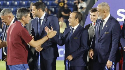   Pablo Milad entregó medallas en la ceremonia de premiación de la Copa Sudamericana 