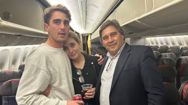 Joven chileno que estuvo preso dos semanas en EE.UU. ya regresó al país