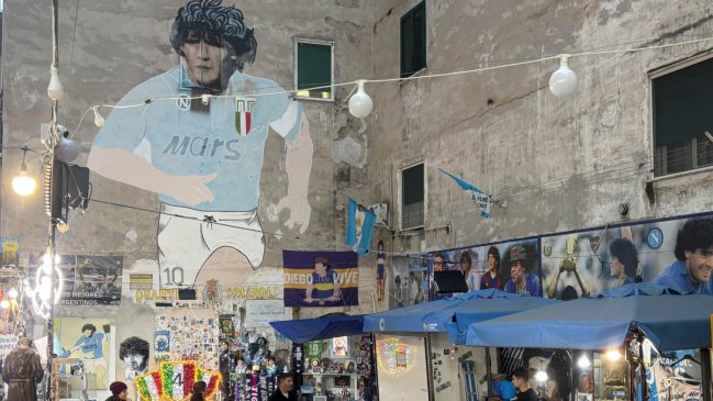La memoria de Maradona sigue viva en Nápoles, la ciudad que lo vio triunfar