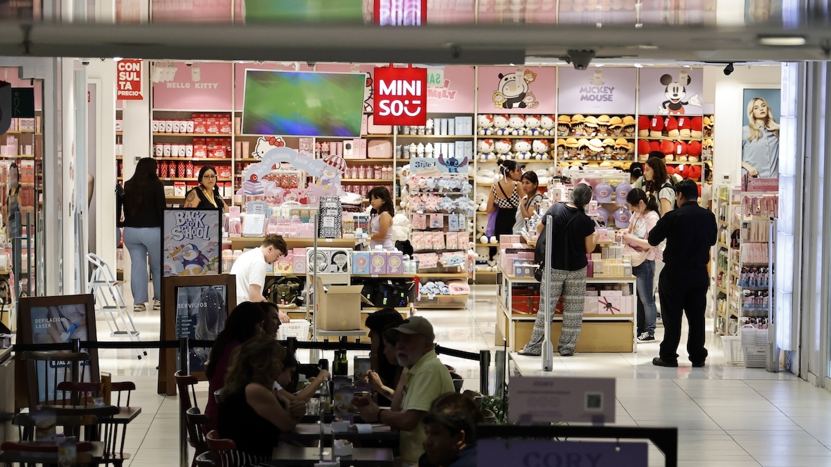 La economía chilena crece un 2,2% en octubre: ¿un respiro real o un espejismo pasajero?