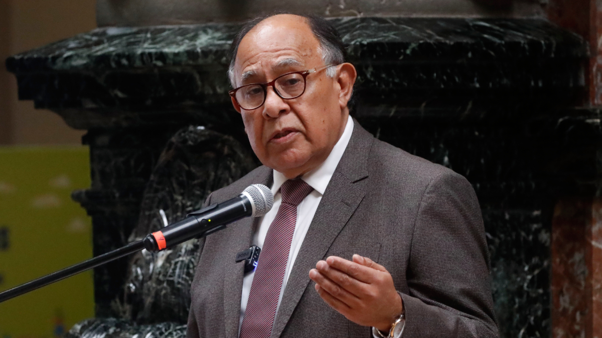 Impedido de salir de Chile, el 