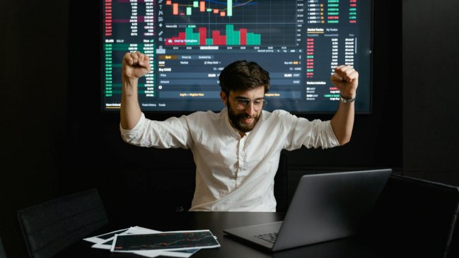 ¿Qué es el trading y cómo se diferencia de la inversión a largo plazo?