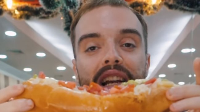 Ibai alucinó con los completos chilenos: 