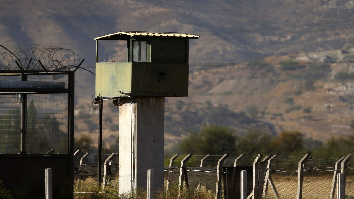 Gobierno reafirma retiro de artefactos en Punta Peuco: Conflicto legal y social en torno a la reconversión penitenciaria